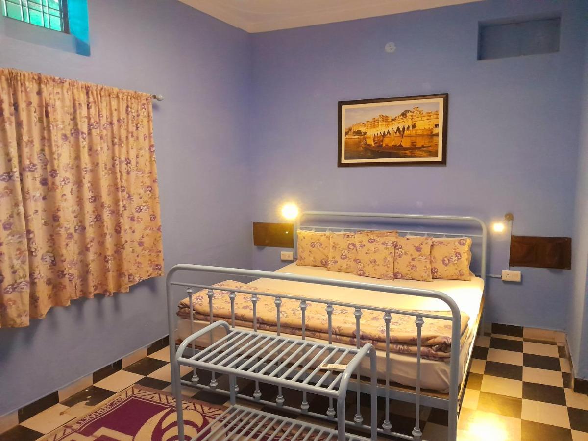 Paddy'S Loft The Lake View Hostel Udaipur Exteriör bild