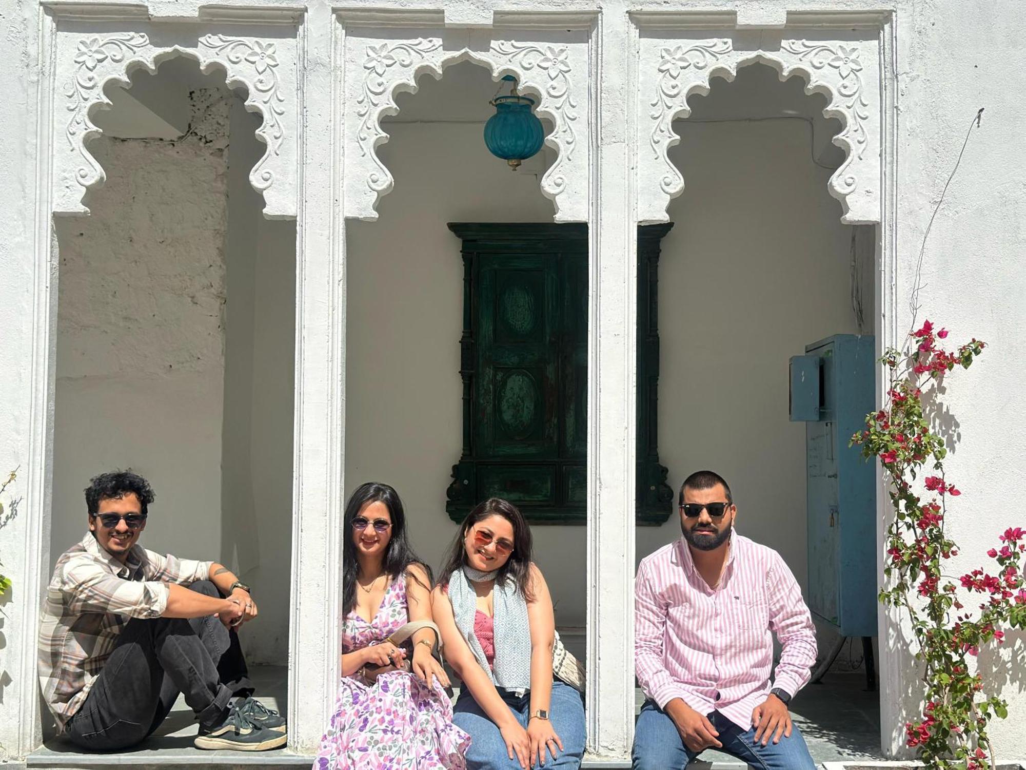 Paddy'S Loft The Lake View Hostel Udaipur Exteriör bild